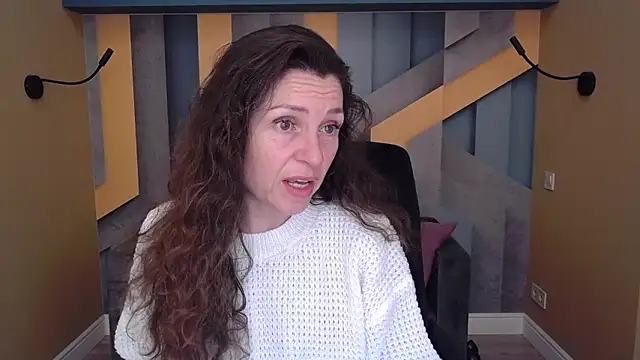 Snapshot of EllaLong chatting on November 2025 12:54:02 PM EllaLong online show from November 2025 12:54:02 PM