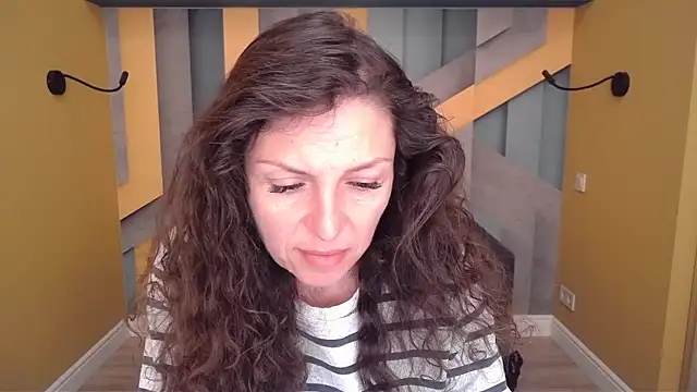 EllaLong online show from April 2026 11:35:01 AM