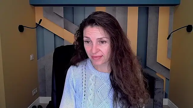 Snapshot of EllaLong chatting on October 2025 11:42:02 AM EllaLong online show from October 2025 11:42:02 AM