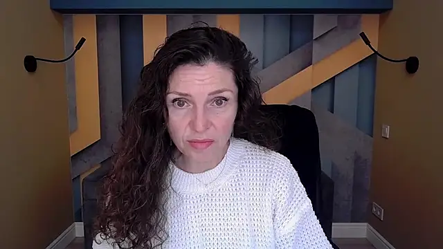 Snapshot of EllaLong chatting on November 2025 12:33:02 PM EllaLong online show from November 2025 12:33:02 PM