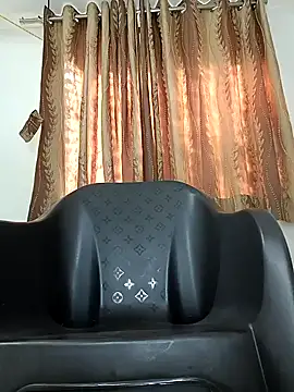 Snapshot of _surbhi_ chatting on November 2025 04:18:01 AM surbhi online show from November 2025 04:18:01 AM