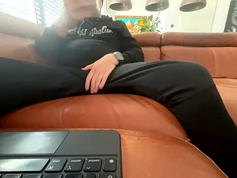 Lovetobenaked4u online show from September 2025 11:17:02 AM