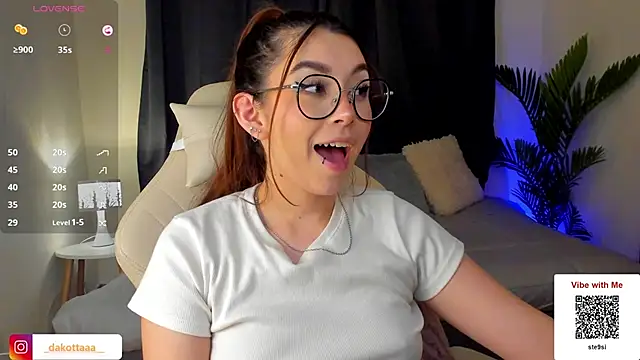 dakottaa  online show from March 2025 02:27:01 AM