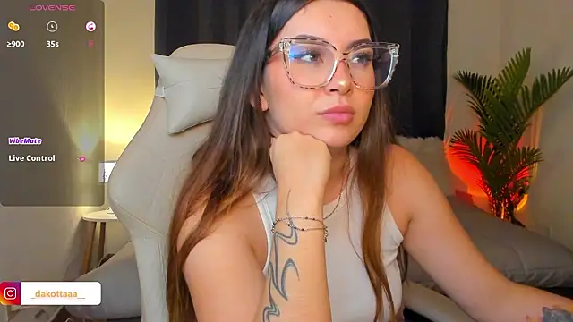 dakottaa  online show from March 2026 11:41:01 PM