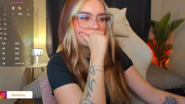 dakottaa  online show from April 2026 12:12:02 AM