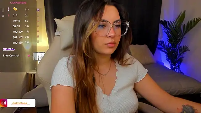 dakottaa  online show from January 2026 12:03:01 AM