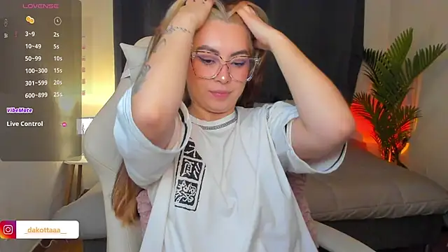 dakottaa  online show from April 2026 11:35:02 PM