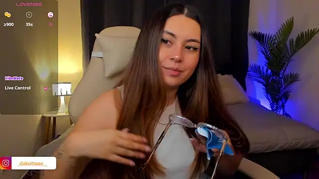 dakottaa  online show from December 2025 12:26:02 AM