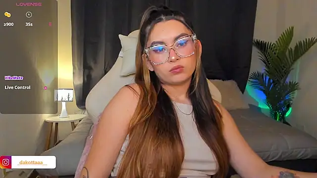 dakottaa  online show from March 2026 11:43:01 PM