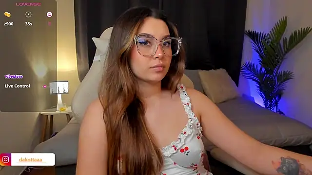 dakottaa  online show from November 2025 11:20:01 PM