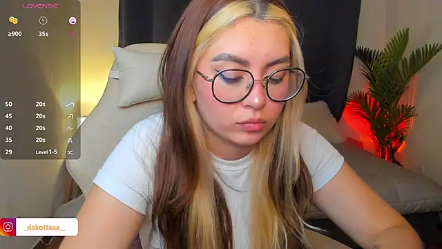 dakottaa  online show from May 2026 12:29:01 AM