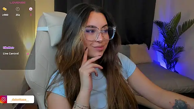 dakottaa  online show from February 2026 11:37:01 PM