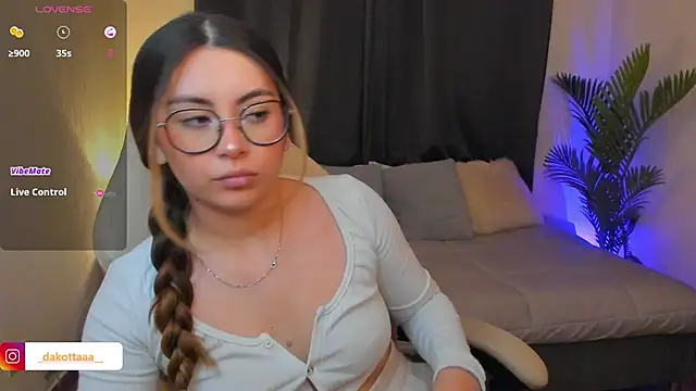 dakottaa  online show from February 2026 11:37:01 PM