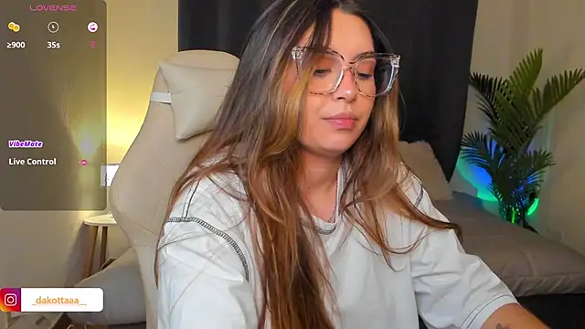 dakottaa  online show from March 2026 11:33:02 PM