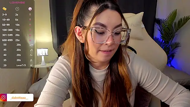 dakottaa  online show from October 2025 11:25:02 PM