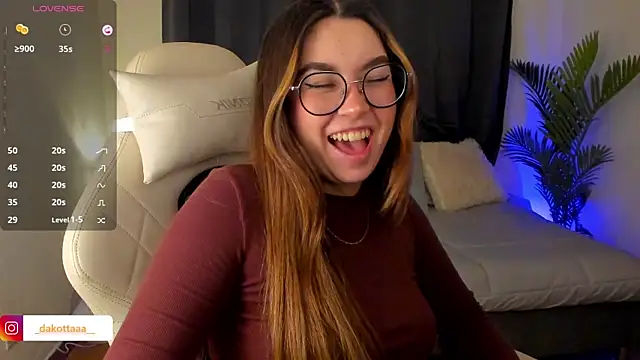 dakottaa  online show from November 2025 11:41:02 PM