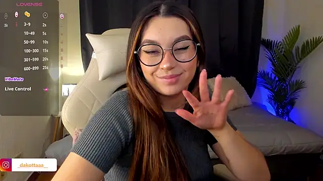 dakottaa  online show from September 2025 11:11:02 PM