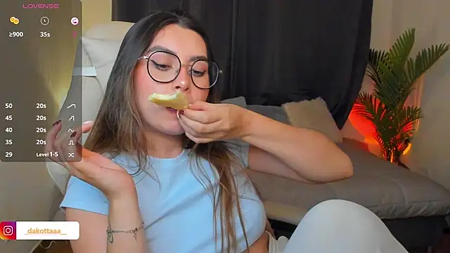 dakottaa  online show from April 2026 01:53:01 AM