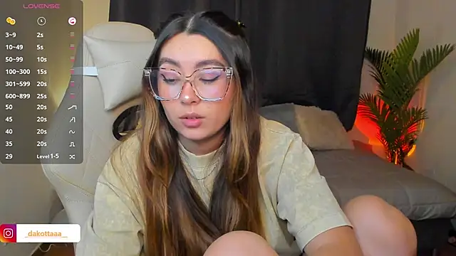 dakottaa  online show from April 2026 11:43:02 PM