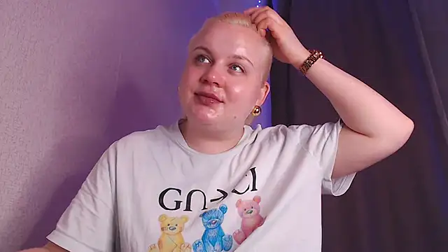 Karolina love  online show from May 2026 08:17:01 PM