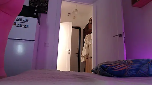 Karolina love  online show from November 2025 12:22:02 AM