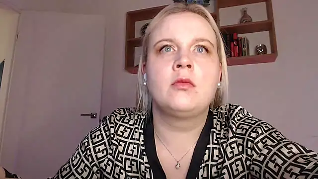 Karolina love  online show from November 2025 07:51:01 PM