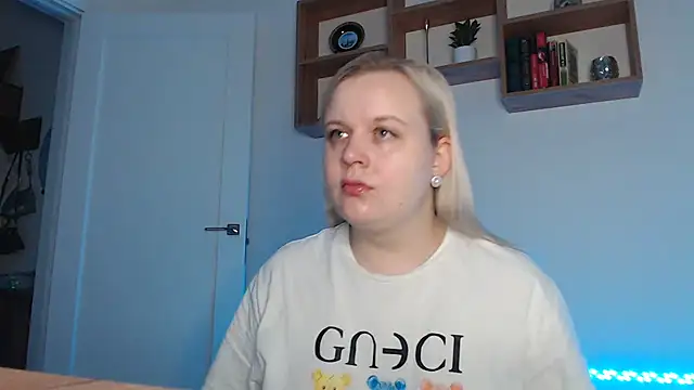 Karolina love  online show from October 2025 11:10:02 AM