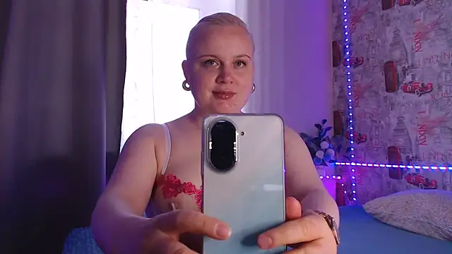 Karolina love  online show from May 2026 04:14:01 PM