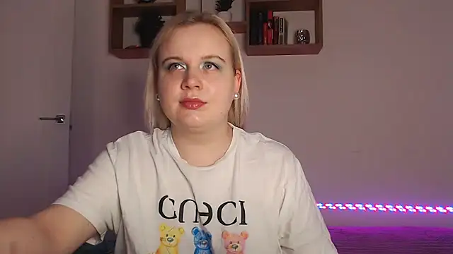 Karolina love  online show from November 2025 07:57:01 PM