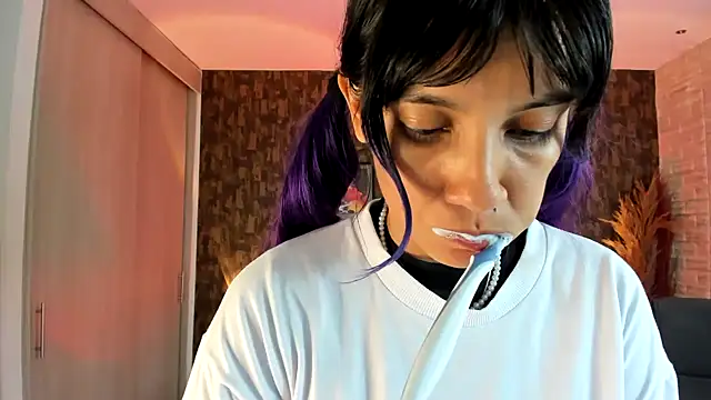 Snapshot of kitty__horny chatting on February 2025 05:40:01 PM kitty horny online show from February 2025 05:40:01 PM