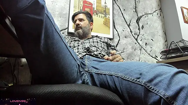 Snapshot of Maxi_TheBigDaddy chatting on November 2025 06:46:02 PM Maxi TheBigDaddy online show from November 2025 06:46:02 PM