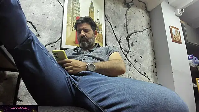 Snapshot of Maxi_TheBigDaddy chatting on November 2025 10:37:02 AM Maxi TheBigDaddy online show from November 2025 10:37:02 AM