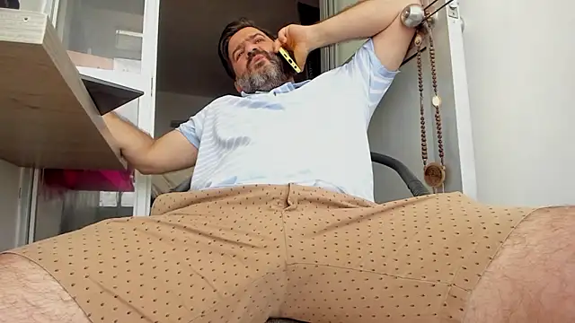 Maxi TheBigDaddy online show from March 2026 04:33:02 PM