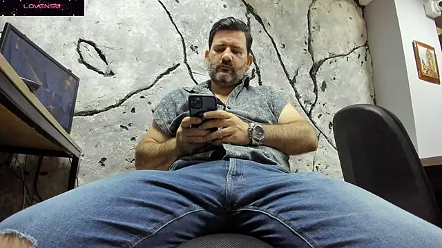 Snapshot of Maxi_TheBigDaddy chatting on September 2025 02:44:01 PM Maxi TheBigDaddy online show from September 2025 02:44:01 PM