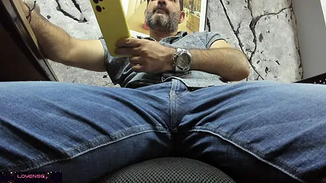 Snapshot of Maxi_TheBigDaddy chatting on November 2025 05:18:02 PM Maxi TheBigDaddy online show from November 2025 05:18:02 PM