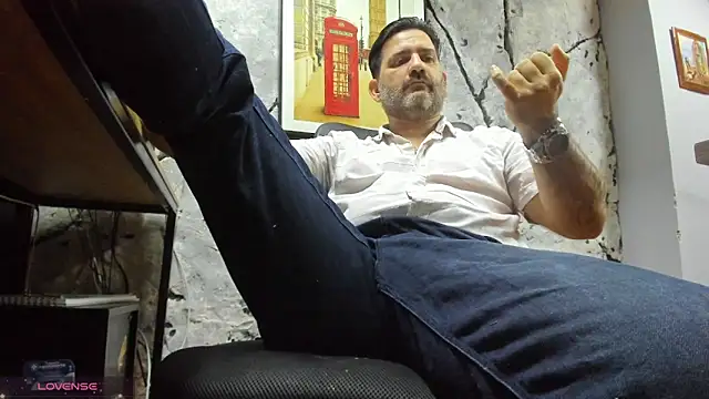 Snapshot of Maxi_TheBigDaddy chatting on January 2026 02:11:02 PM Maxi TheBigDaddy online show from January 2026 02:11:02 PM