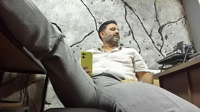 Snapshot of Maxi_TheBigDaddy chatting on October 2025 03:22:02 PM Maxi TheBigDaddy online show from October 2025 03:22:02 PM