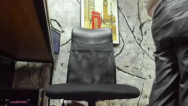 Snapshot of Maxi_TheBigDaddy chatting on December 2025 05:03:02 PM Maxi TheBigDaddy online show from December 2025 05:03:02 PM