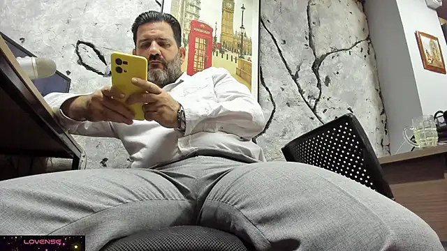 Snapshot of Maxi_TheBigDaddy chatting on October 2025 11:18:01 AM Maxi TheBigDaddy online show from October 2025 11:18:01 AM