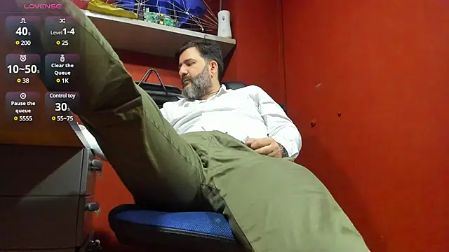 Snapshot of Maxi_TheBigDaddy chatting on February 2025 12:59:01 PM Maxi TheBigDaddy online show from February 2025 12:59:01 PM