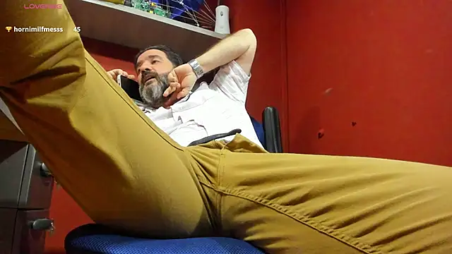 Snapshot of Maxi_TheBigDaddy chatting on February 2025 06:33:02 PM Maxi TheBigDaddy online show from February 2025 06:33:02 PM