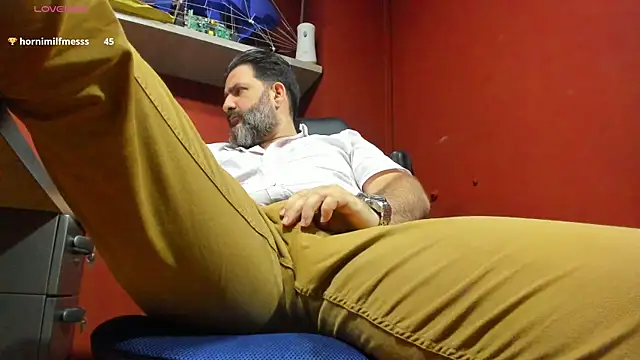 Snapshot of Maxi_TheBigDaddy chatting on February 2025 03:31:02 PM Maxi TheBigDaddy online show from February 2025 03:31:02 PM