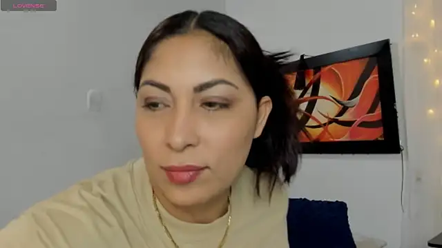 Snapshot of Lauralove_69 chatting on May 2026 09:44:02 PM Lauralove 69 online show from May 2026 09:44:02 PM