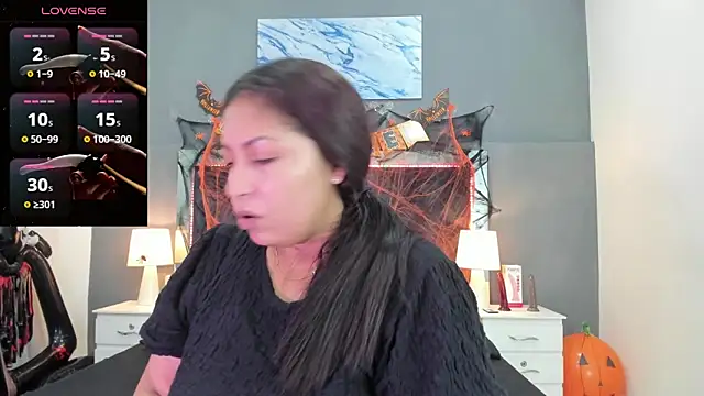 Lauralove 69 online show from November 2025 05:51:02 PM