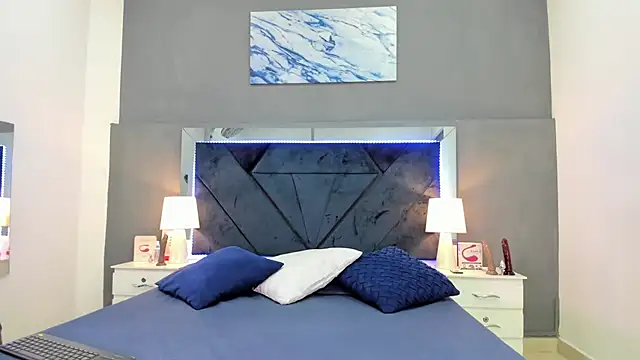 Lauralove 69 online show from November 2025 08:20:02 PM