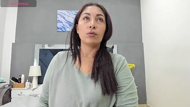 Lauralove 69 online show from November 2025 11:42:01 PM