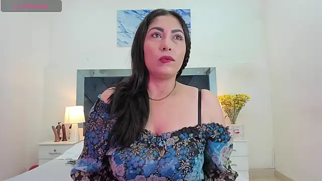 Snapshot of Lauralove_69 chatting on February 2025 07:10:01 PM Lauralove 69 online show from February 2025 07:10:01 PM