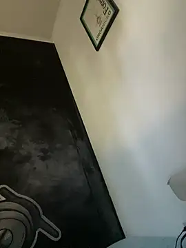 Sarah millerr  online show from April 2026 09:15:01 PM