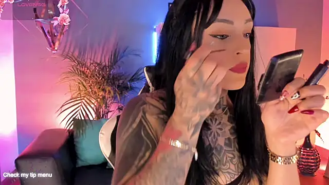 Megan inked online show from October 2025 03:15:02 AM