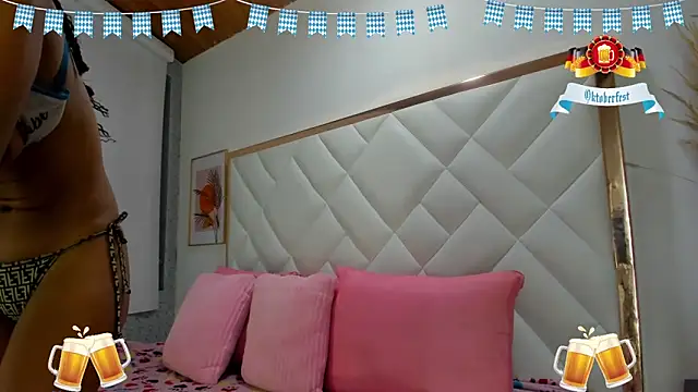 EmiliBonnie online show from September 2025 12:05:01 AM